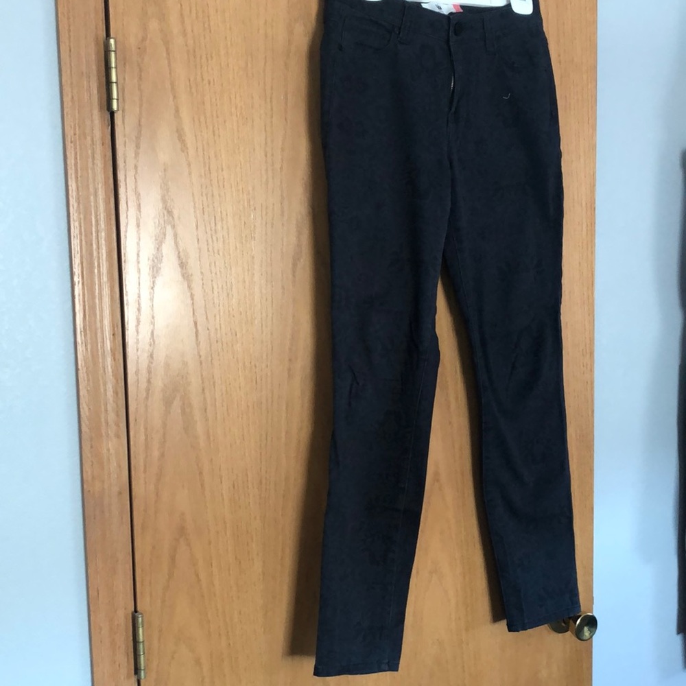 Cabi flower print curvy skinny jeans